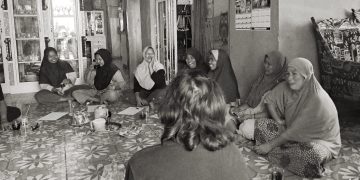 Proses lokakarya bersama ibu-ibu Passe'reanta dan Pegiat Cita Tanah Mahardika. (Cita Tanah Mahardika/ Rizal Karim)