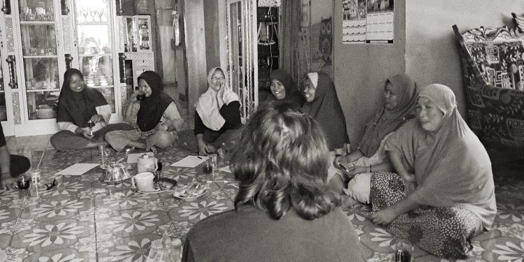Proses lokakarya bersama ibu-ibu Passe'reanta dan Pegiat Cita Tanah Mahardika. (Cita Tanah Mahardika/ Rizal Karim)