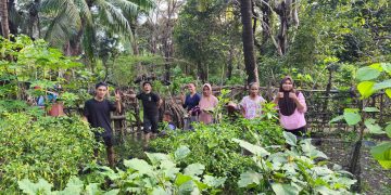 Sesi foto bersama di 'Kebun Komunitas' (Agung, CTM 2025)