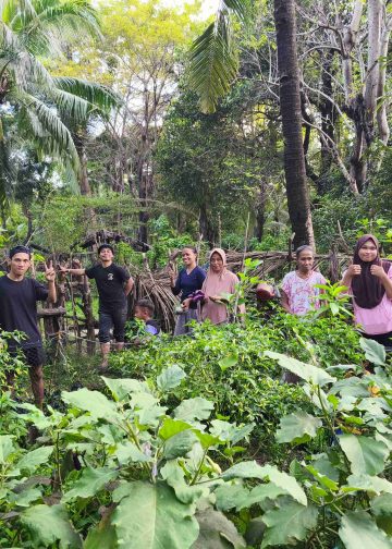 Sesi foto bersama di 'Kebun Komunitas' (Agung, CTM 2025)