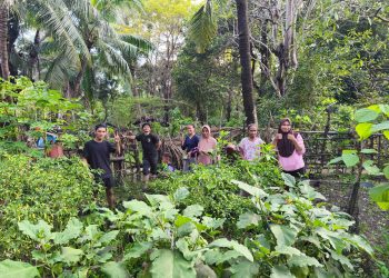 Sesi foto bersama di 'Kebun Komunitas' (Agung, CTM 2025)
